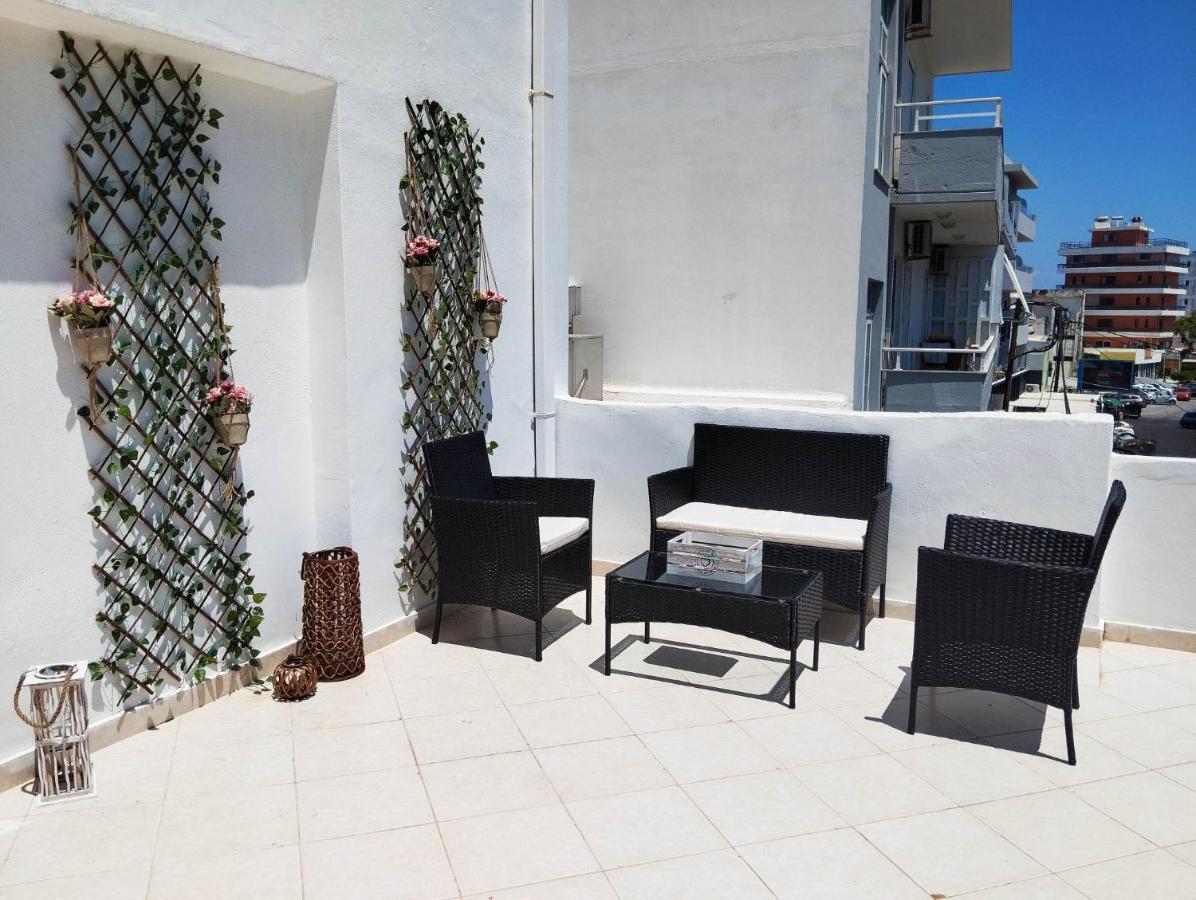 Lilian'S Seaview-Party Street-Youth Studios Rhodes City Exterior foto