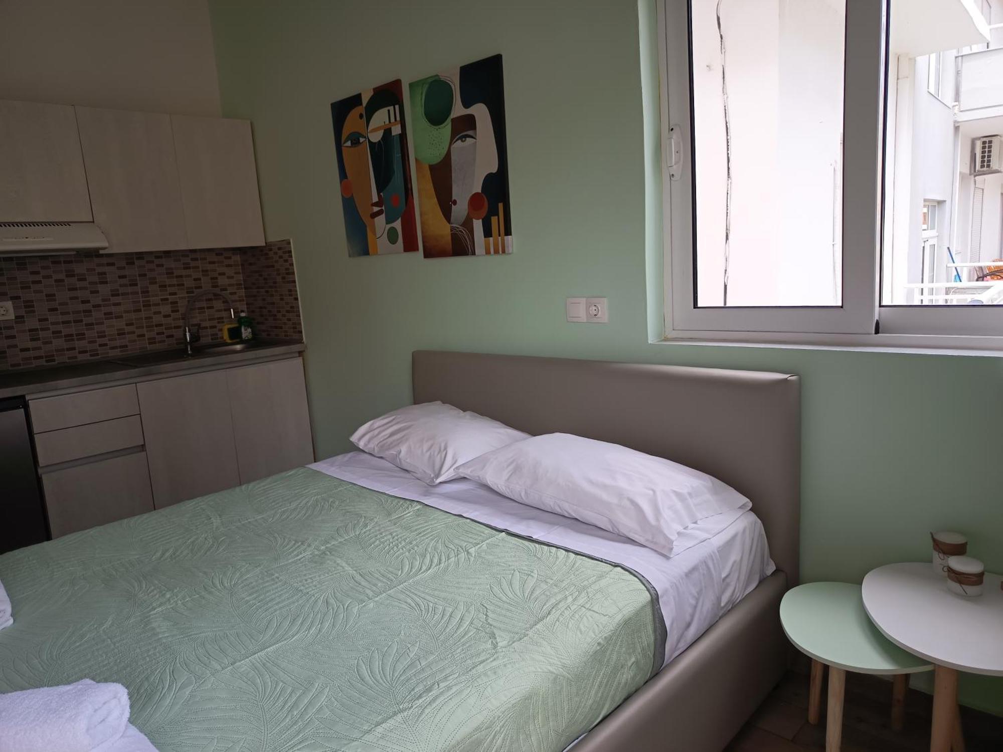 Lilian'S Seaview-Party Street-Youth Studios Rhodes City Quarto foto
