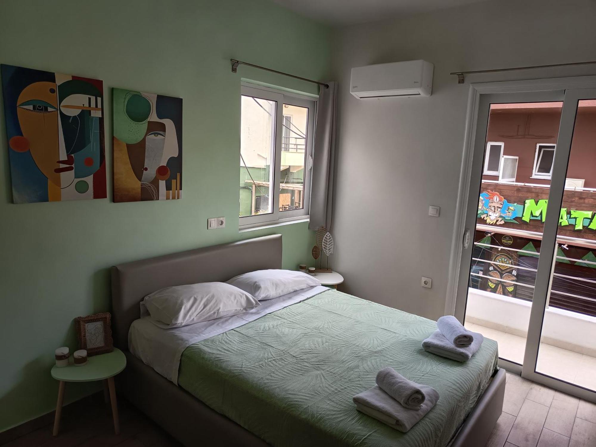 Lilian'S Seaview-Party Street-Youth Studios Rhodes City Quarto foto